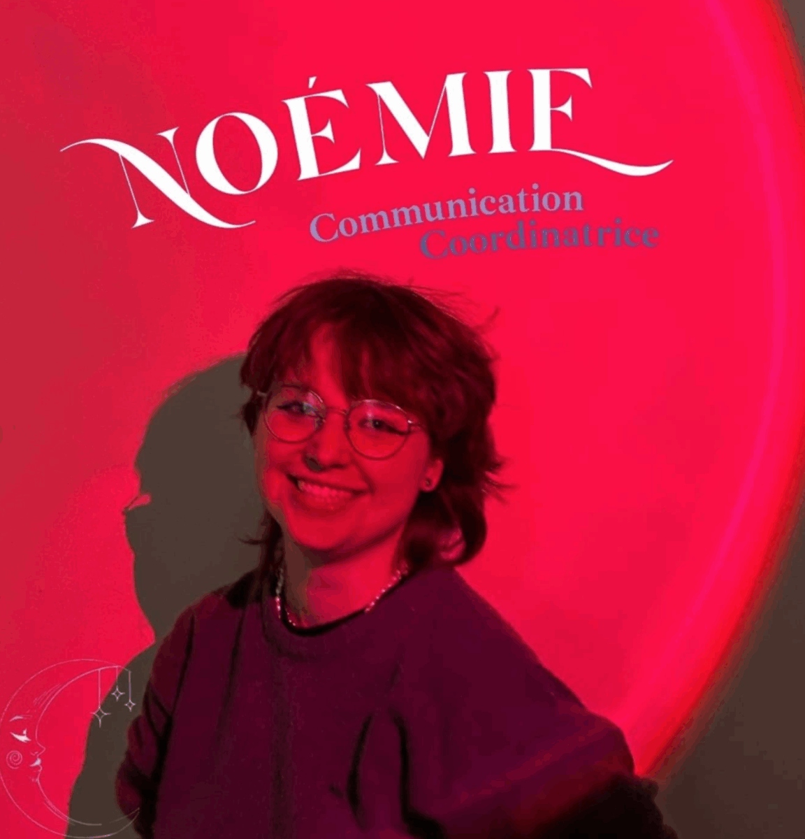 Photo de Noémie qui gère la communication