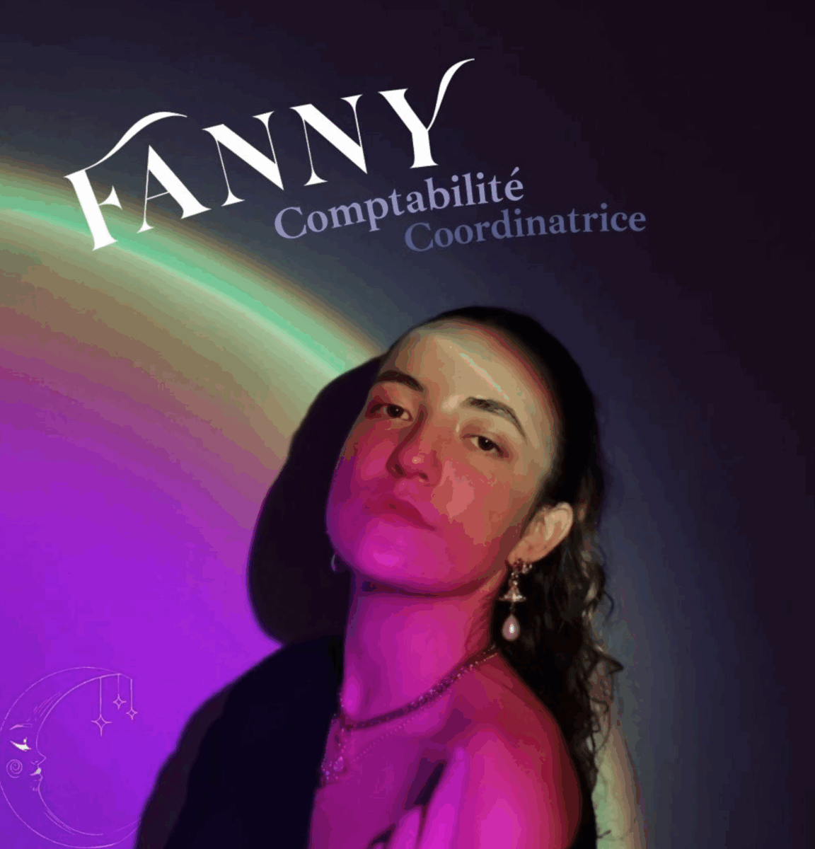 Photo de Fanny qui gère la comptabilité
