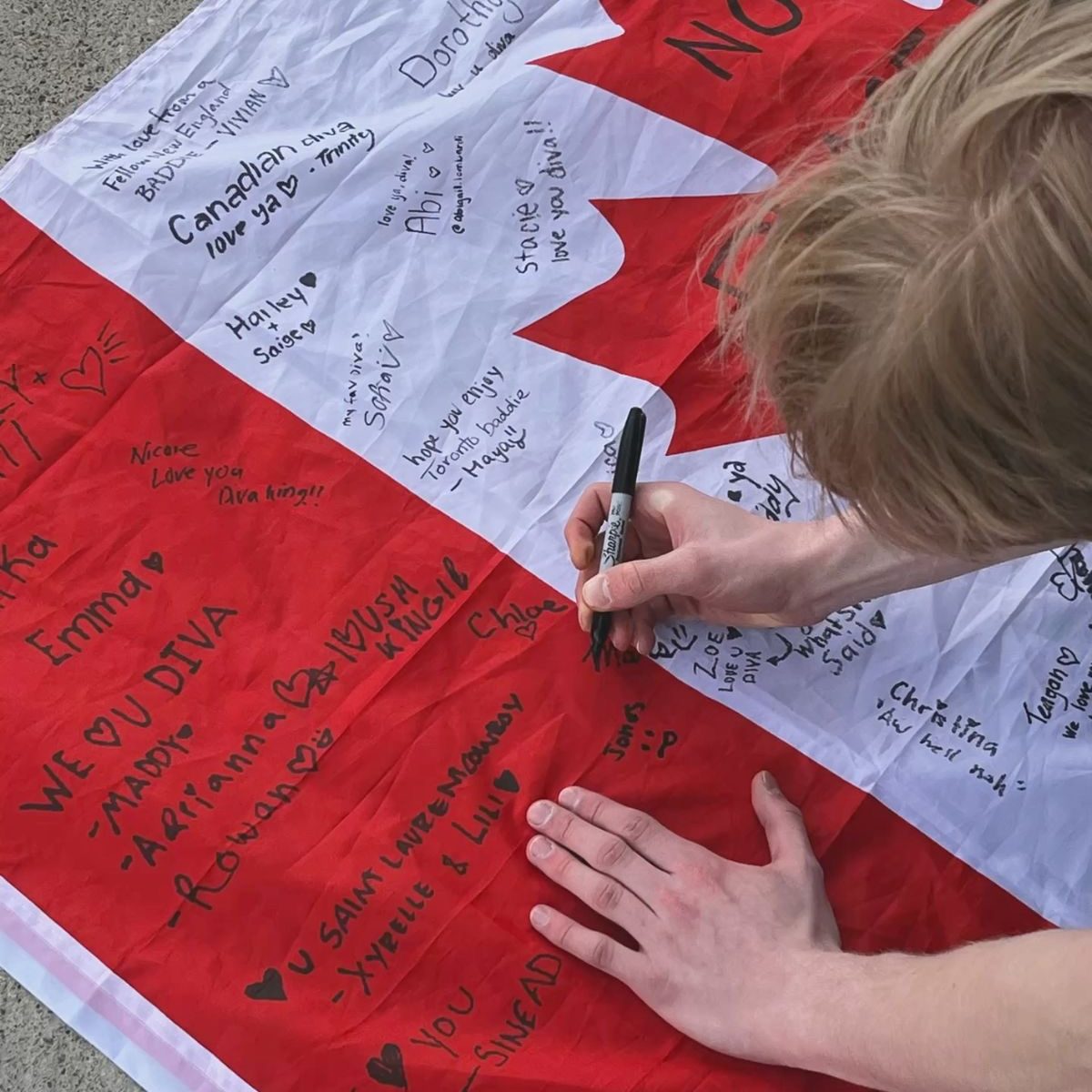 drapeau canadien, échange, signature